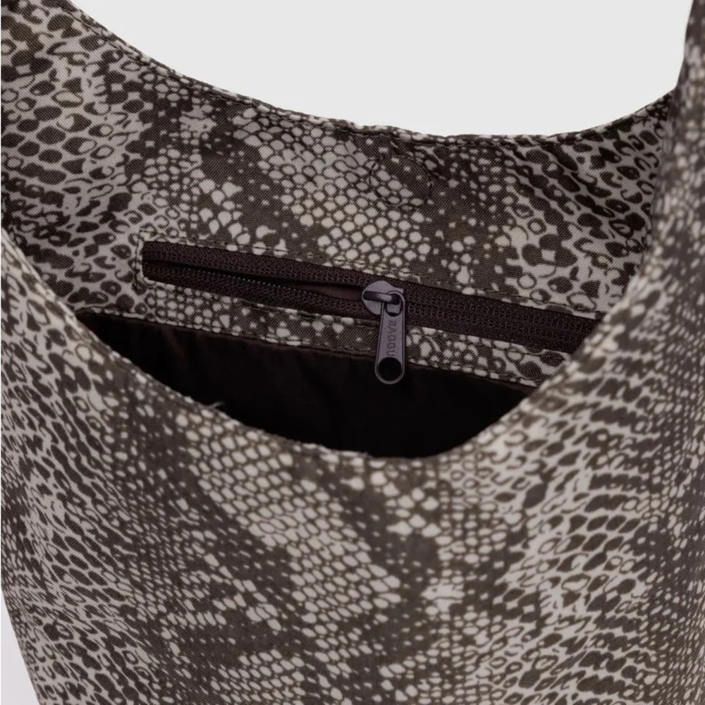 NWOT Baggu Snakeskin Shoulder Sling Bag - Picture 3 of 3